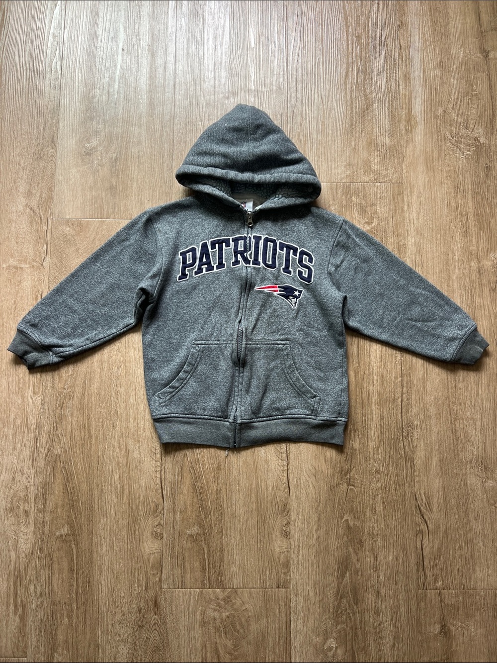 NFL Patriots Kids Gray Full-Zip Hoodie with Team Logo Across Front Size 6